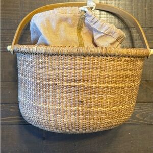 Round Woven Basket with Drawstring Cover